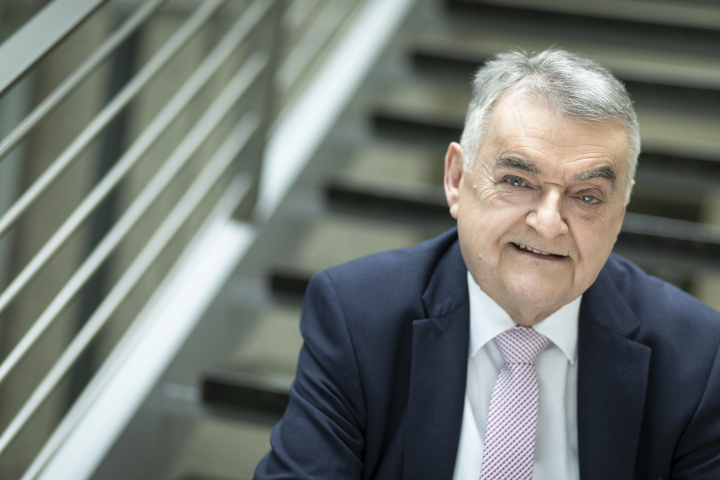 Interior Minister Herbert Reul in front of the stairs