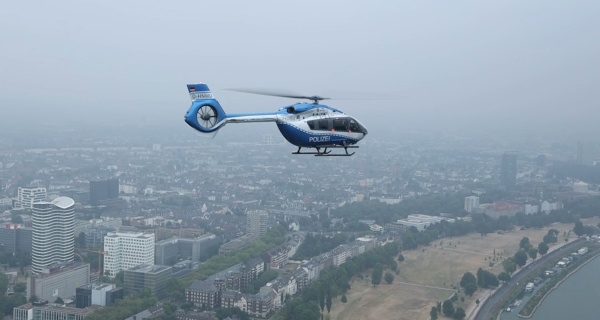 Polizeihelikopter in der Luft